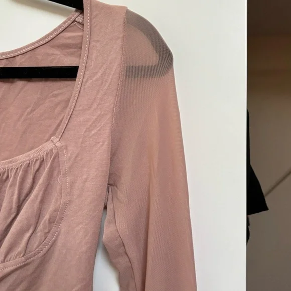 Shein Mesh sleeve crop top - Picture 3 of 6